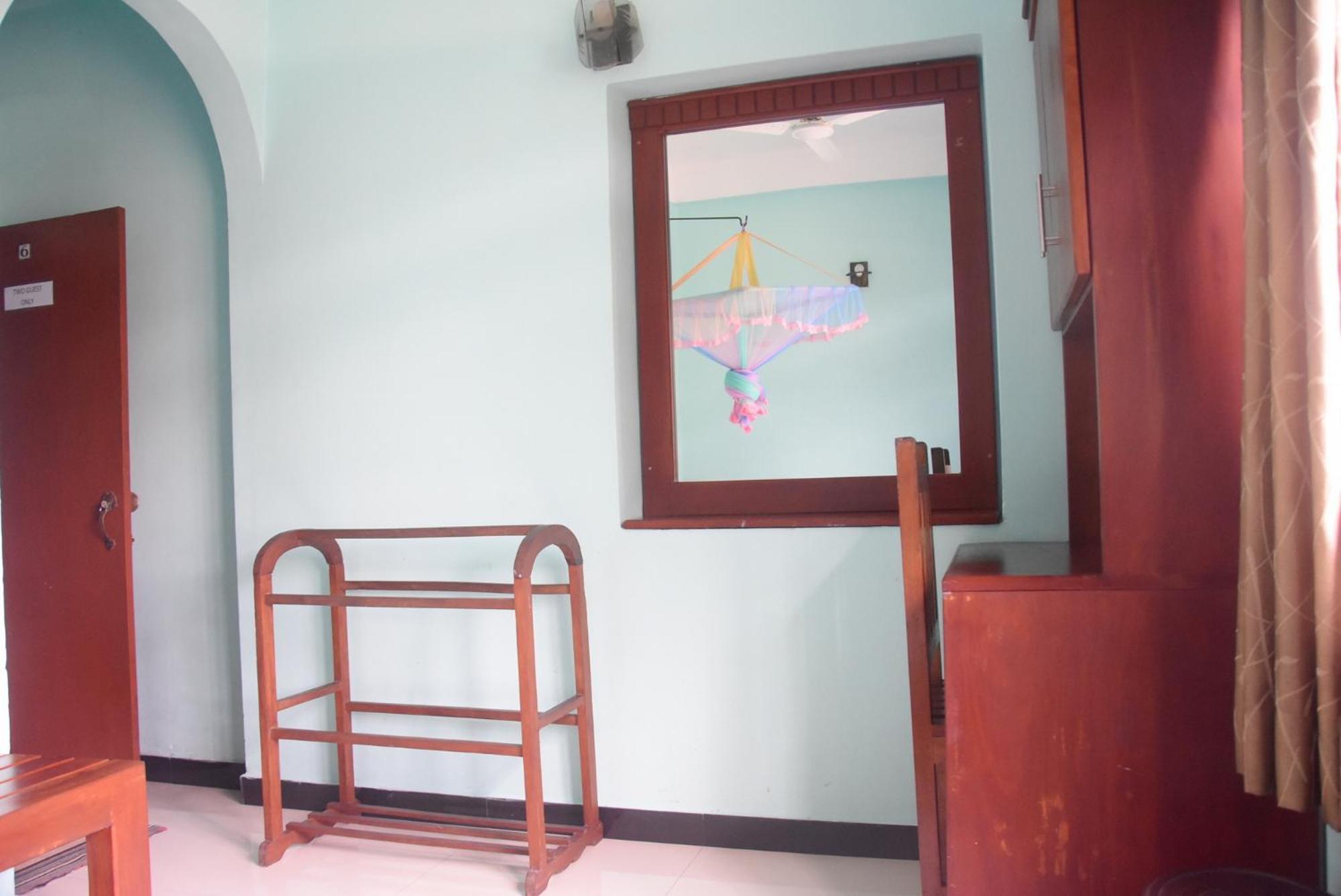 Rathna Gems Halt Hotell Ratnapura Exteriör bild