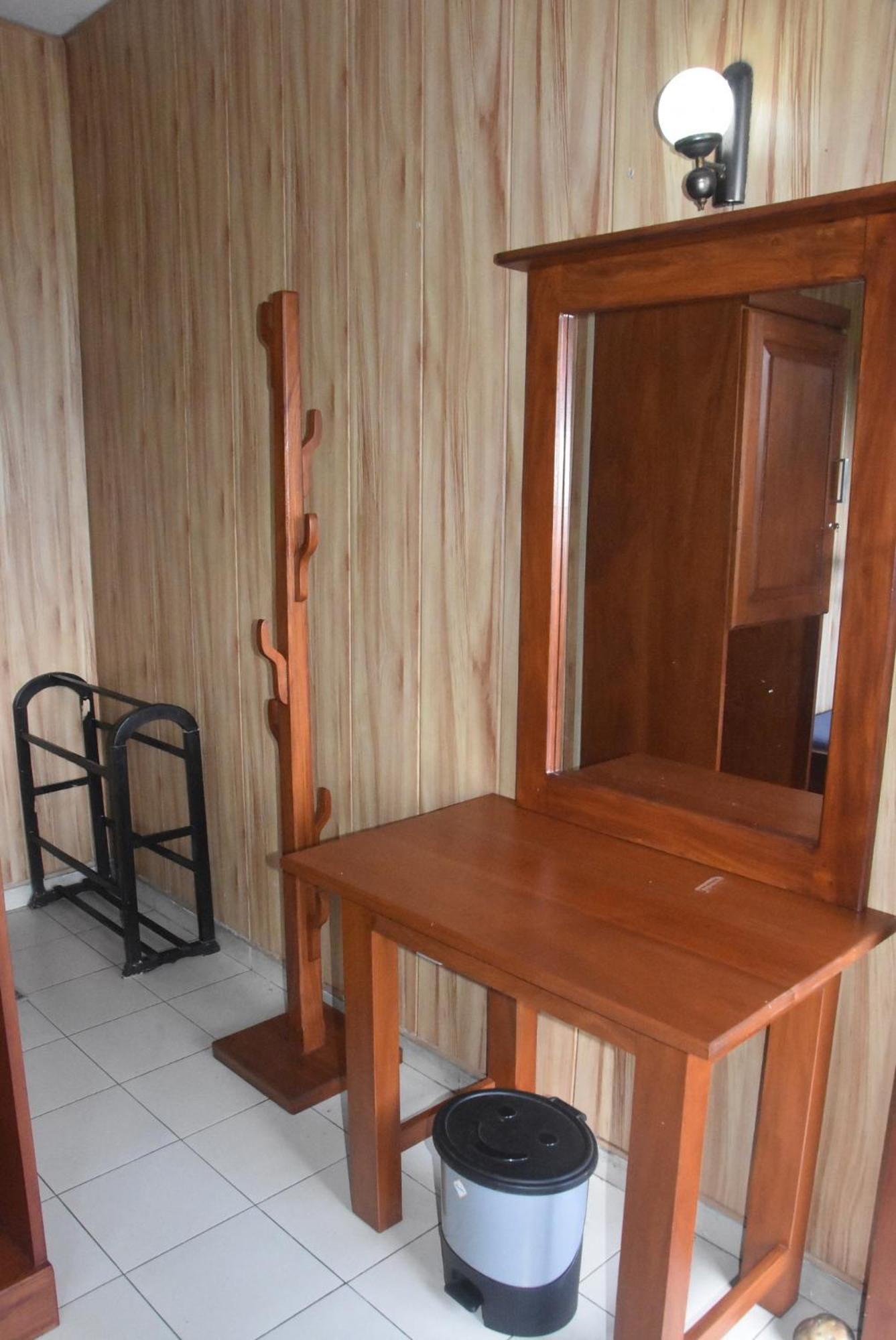 Rathna Gems Halt Hotell Ratnapura Exteriör bild
