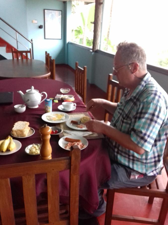 Rathna Gems Halt Hotell Ratnapura Exteriör bild