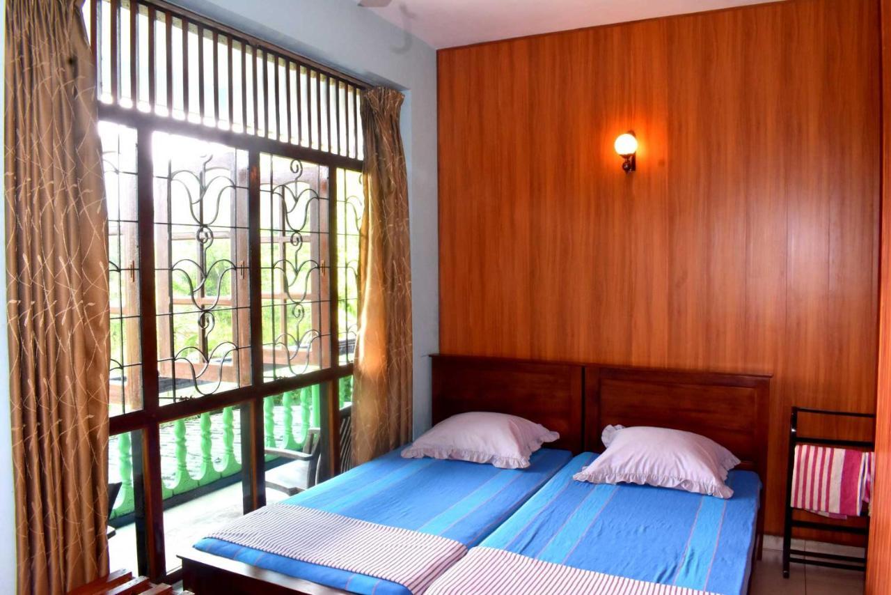Rathna Gems Halt Hotell Ratnapura Exteriör bild