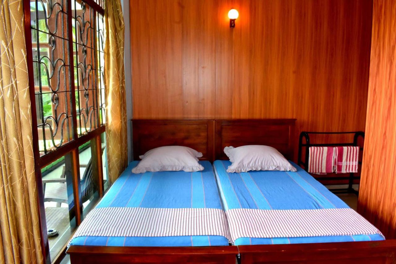 Rathna Gems Halt Hotell Ratnapura Exteriör bild