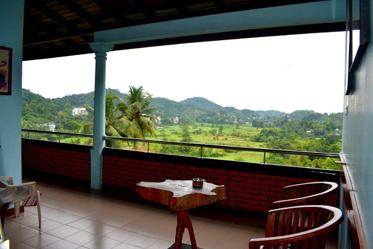 Rathna Gems Halt Hotell Ratnapura Exteriör bild